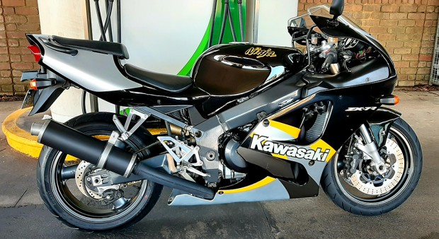 Kawasaki ZX7R